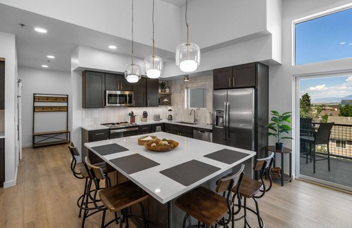 Bozeman Apartment | Peach Street Mountain Retreat - Luxury apartment in Bozeman w/Mountain Views