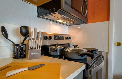 Columbus Apartment | Peach Suite - 10 min to Ft Moore