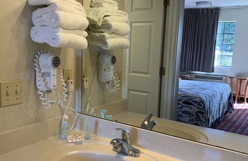 St. George Hotel | Peach Tree Inn