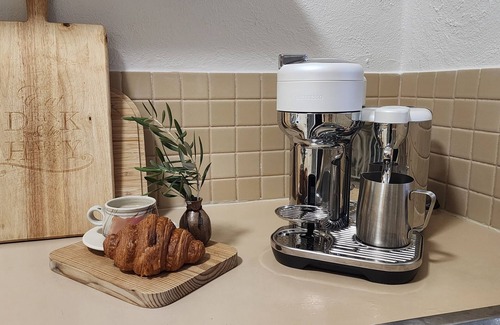 Silver Sands House | Peachy Keen - Beachfront in Silver Sands. Family + Pet friendly Mandurah base.