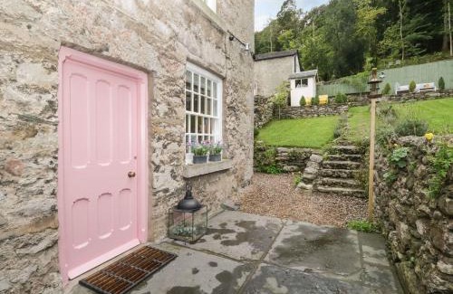 Lindale House | Pear Tree Cottage
