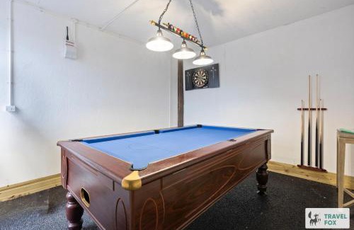 Denstone House | Pear Tree Cottage Pool Table 15mins drive to Alton Towers