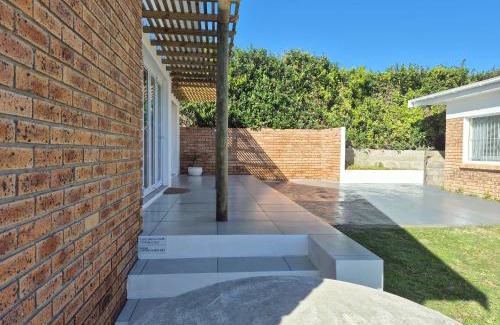 Pearly Beach House | Pearly Tides