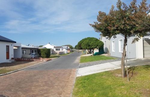 Pearly Beach House | Pearly Waves