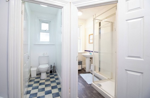 Southampton House | Pebbles Guest house