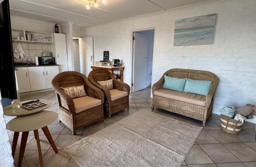 Kleinmond Apartment | Pebbles & Shells