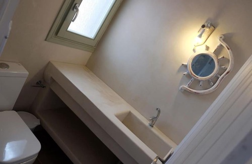 Aliki Apartment | Pebbles Villa with private roof garden