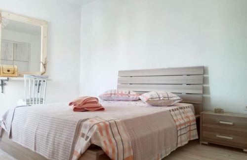 Aliki Apartment | Pebbles Villa with private roof garden