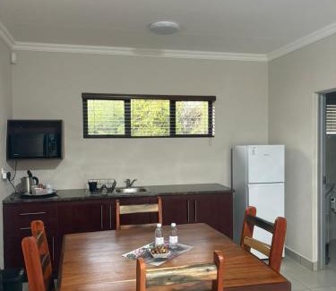 Rayton Bed & Breakfast | Pecan Stay Bed and Breakfast