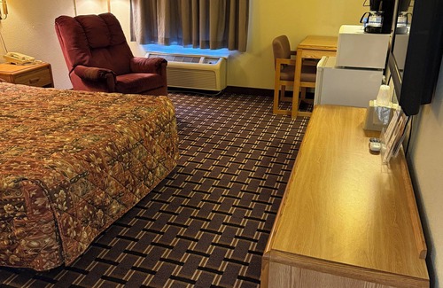 Ulysses Hotel | Peddlers Inn Motel