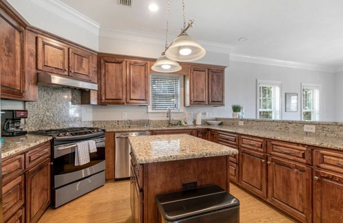 Ocean Springs House | Pelican View Beach House - Private Beach!