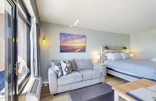 Myrtle Beach Hotel | Pelicans Flight at Sandcastle South