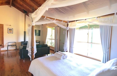 Mapleton Ski Chalet | Pencil Creek Cottages