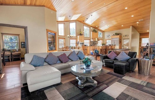 Boulder Bay House | Peninsula Panorama Lakefront