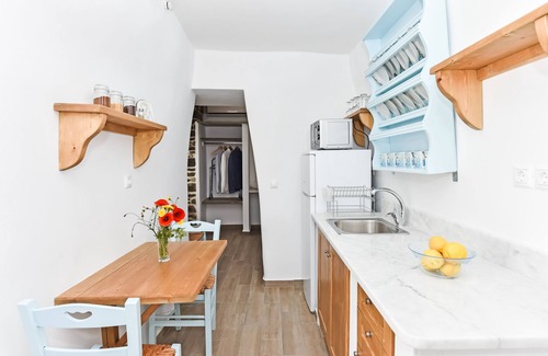 Tinos Cottage | Penny’s Serenity suite nearby beaches, restaurants & more in Tinos