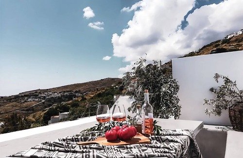 Tinos Cottage | Penny’s Serenity suite nearby beaches, restaurants & more in Tinos