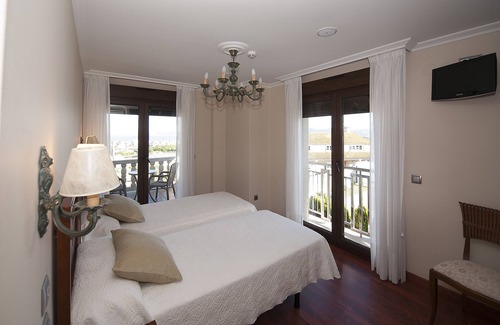 Noalla House | Pensión Residencia A Cruzán - Adults Only