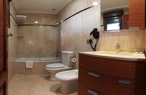 Noalla House | Pensión Residencia A Cruzán - Adults Only