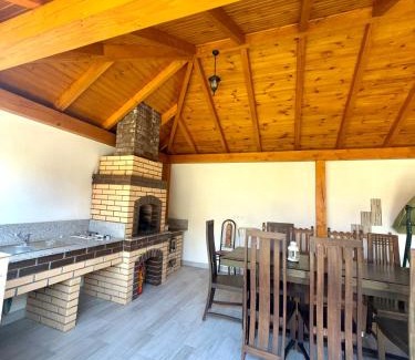 Viseu de Sus Bed & Breakfast | Pensiunea Axenia Ale