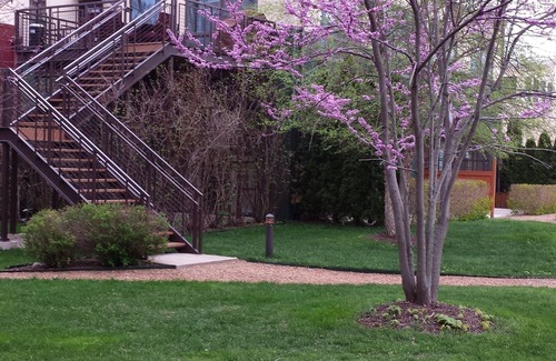 Shorewood-Tower Hills-Harbert Condo | Penthouse for Two! Enjoy the Fall! Relax. Hot tub - Steam Shower - Fireplace.