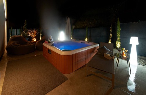 Postal Apartment | Penthouse & Garden "I CIPRESSI"