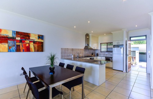 Hamilton Island Apartment | Penthouse style apartment Blue Water Views 10