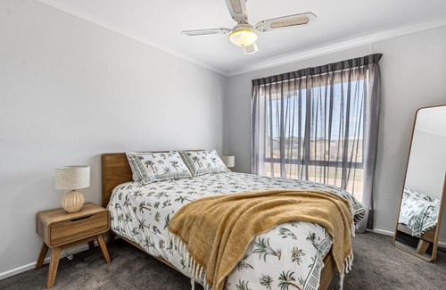 Moonta Bay House | Percys Beach House Moonta Bay