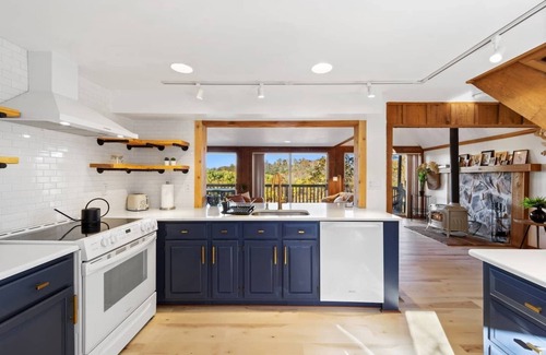 Clear Spring Cabin | Peregrine's Perch - Cabin Overlooking the River!