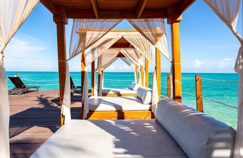 Costa Mujeres Villa | Perfect Beach Location For Families And Weddings