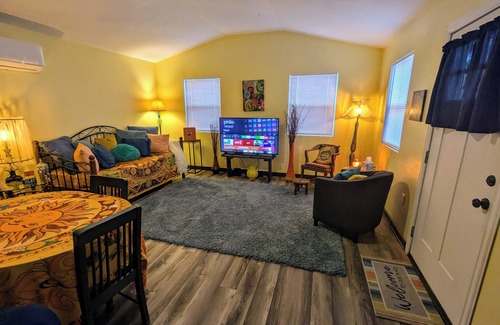 Bismarck Cottage | Perfect cottage for couples in Bismarck