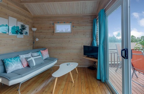 Ngatangiia Cabin | Perfect for couples looking for a relaxing holiday with stunning lagoon views