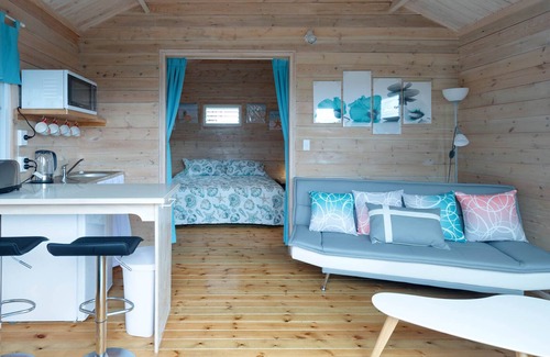 Ngatangiia Cabin | Perfect for couples looking for a relaxing holiday with stunning lagoon views