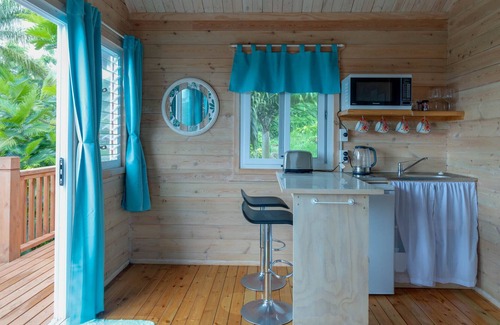 Ngatangiia Cottage | Perfect for couples looking for a relaxing holiday with stunning lagoon views