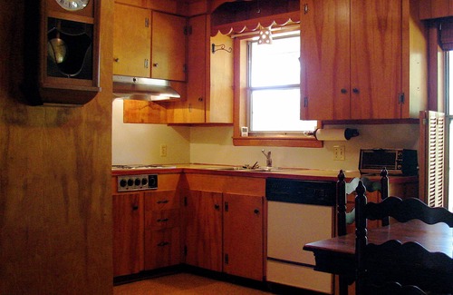 Starkville House | Perfect for Game Weekends - Rent a Football Weekend, get a third night FREE.