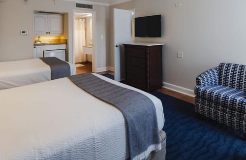 St. Pete Beach Hotel | Perfect for Groups! With Kitchenette and Stunning Tropical View, Onsite Pools!