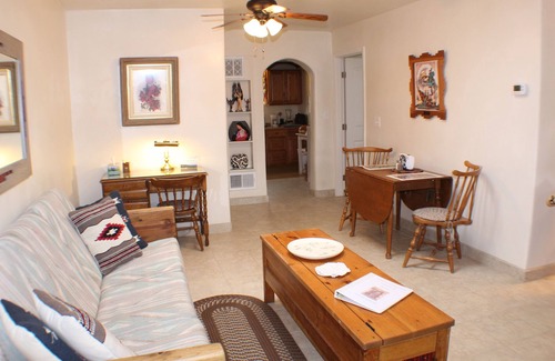 West Alameda Apartment | Perfect for Travel Nurses, Professionals or Relocation to Santa Fe!