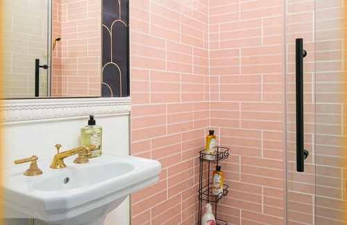 Westlake Apartment | Perfect Getaway for Two Near DTLA!