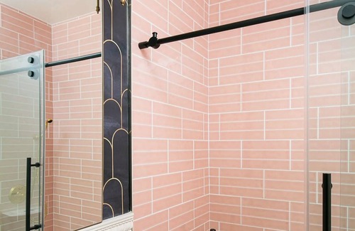 Westlake Apartment | Perfect Getaway for Two Near DTLA!