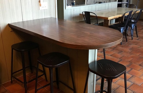 Wilmington House | Perfect Getaway just minutes to Mt Snow plus a Hot Tub!