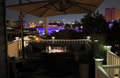 Canton House | Perfect Group getaway, 4BR/3BA, Rooftop & Theater in walkable Canton