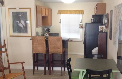 Uptown Apartment | Perfect In Historic Downtown Beaufort + 2 Bikes. Checkout our Reviews!