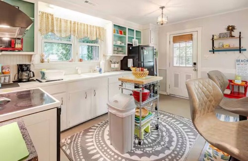 Folly Beach Cottage | PERFECT LOCATION 4 Blocks to the Beach and Eateries. "Park it and Forget It!"