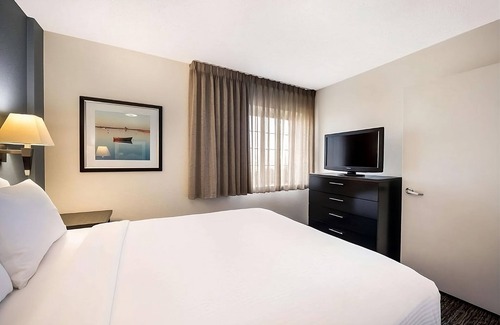 Newell Hotel | Perfect location to explore all that Charlotte has to offer!