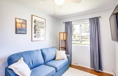 South Bend House | Perfect Notre Dame Weekend Home, 0.8 Miles to ND!