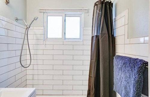 South Bend House | Perfect Notre Dame Weekend Home, 0.8 Miles to ND!