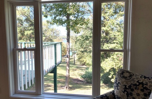 Gilbertsville House | Perfect romantic getaway for the Holidays!