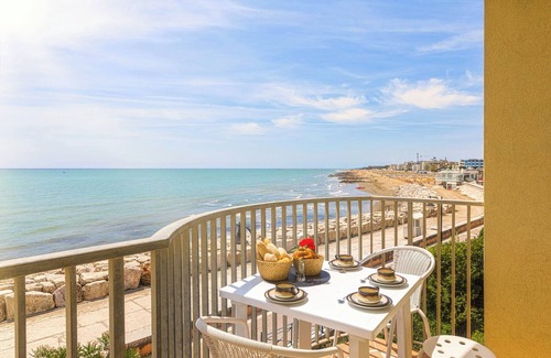 Caorle Apartment | Perfect Sea View in the Heart of Caorle’s Center with Private Parking