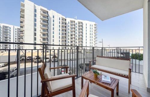 Abu Dhabi Apartment | Perfect Studio for Families next to Ferrari World, Sea World, Warner Bros World & Yas Mall