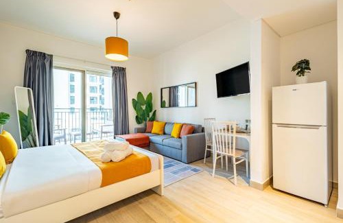 Abu Dhabi Apartment | Perfect Studio for Families next to Ferrari World, Sea World, Warner Bros World & Yas Mall