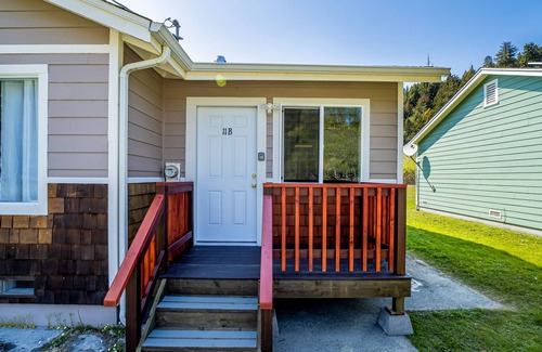 Orick Apartment | Perfect Studio Suite Near Beach & Redwoods w/ Kitchenette, Private W/D, & WiFi!